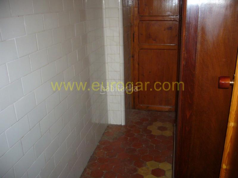 Foto 486ea949-2329-4fa4-9d3b-28279882d660. Casa  con buhardilla y local comercial céntrico 46370 en Chiva