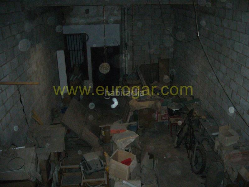Foto d50698d2-9ffd-4523-88a9-0ea5bbad53fd. Casa  con buhardilla y local comercial céntrico 46370 en Chiva