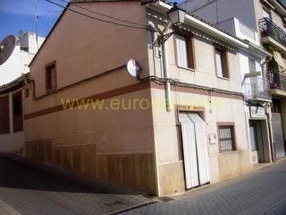 Casa a Centro. Casa de pueblo en venta en chiva 46370