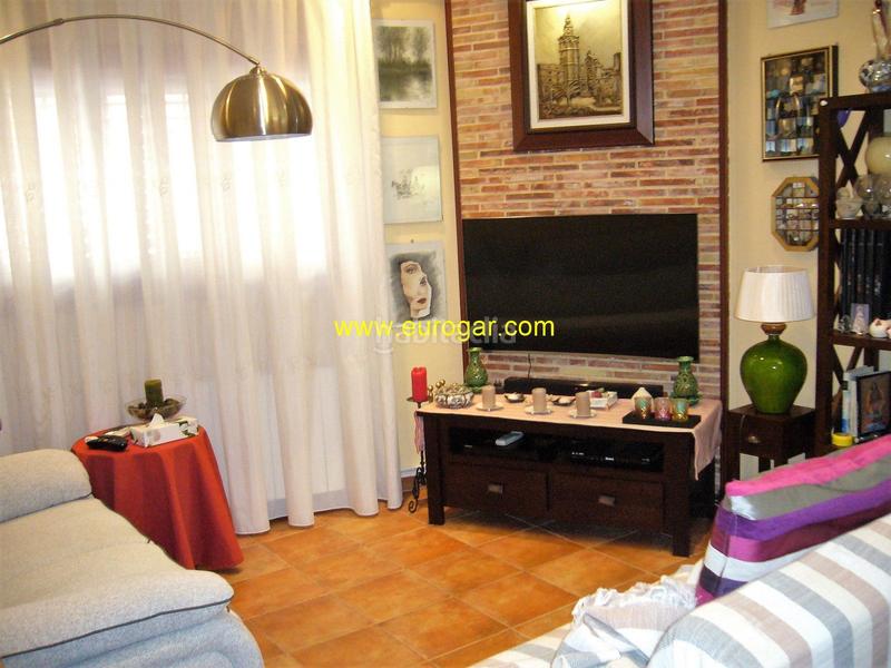 Foto 2ff3e55a-f45f-44e6-baed-92f4e4a604a1. Casa a Cheste