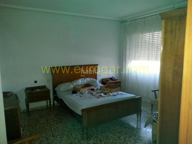 Foto 1daf3925-74bf-4f0c-b83d-84eb015a7b1d. Casa amb aparcament a Cheste