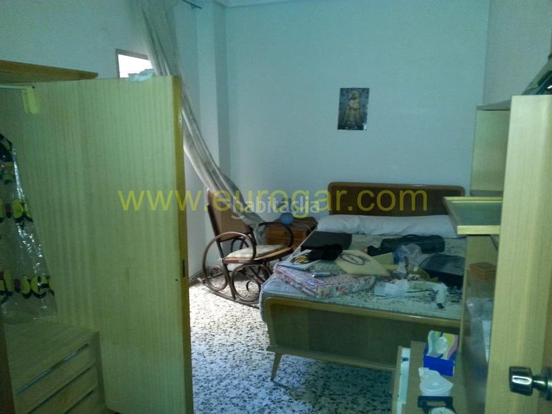 Foto 44f799a2-9989-44f5-b876-c761372a0f75. Casa amb aparcament a Cheste