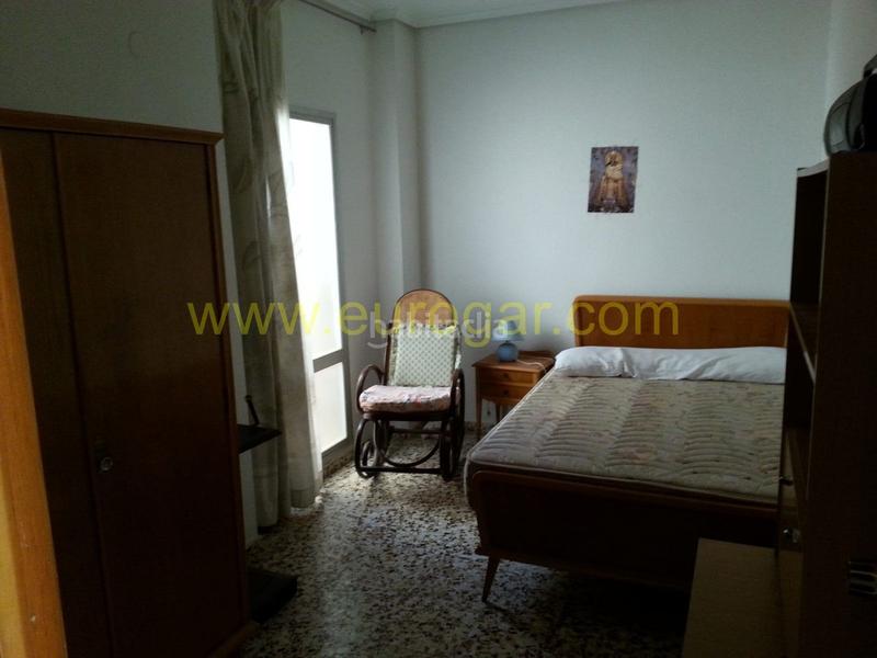 Foto 8d2d1724-9c60-4ac4-a304-d8c04323f571. Casa amb aparcament a Cheste