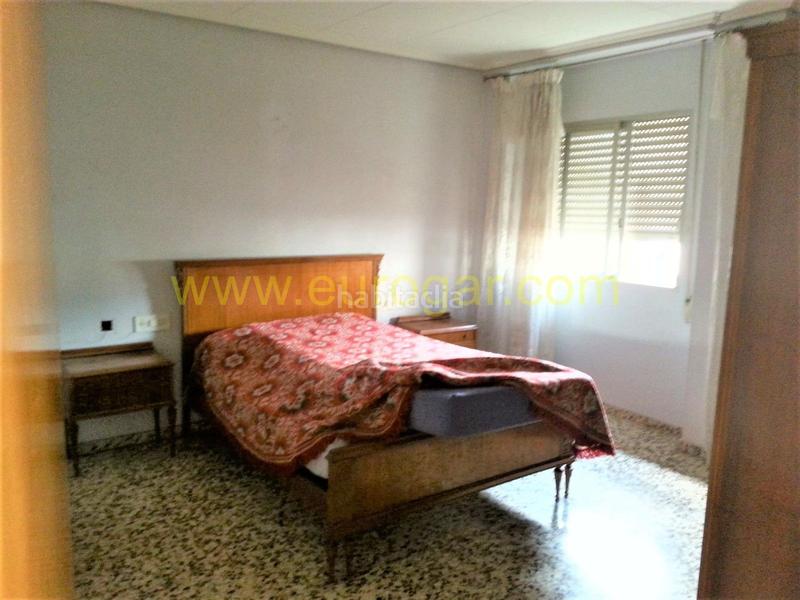 Foto 8e683815-7374-45cc-bea2-9ba910541bb0. Casa amb aparcament a Cheste