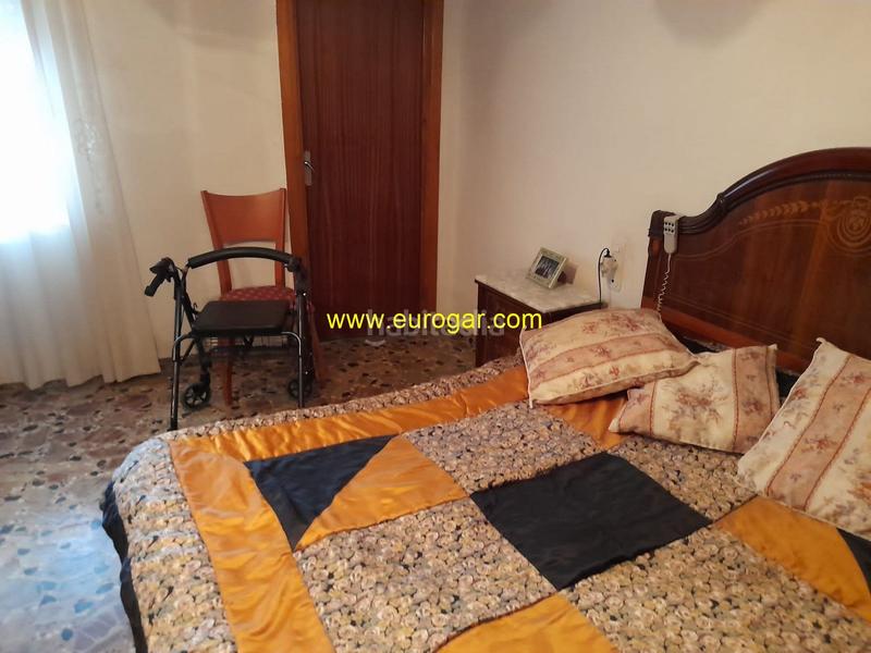 Foto 1a90a836-bcef-4088-8538-787e260cc5a0. Maison avec parking dans Centro Chiva
