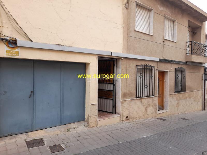Foto 65816356-d13a-4b9f-95e8-0aa7f613408a. Maison avec parking dans Centro Chiva