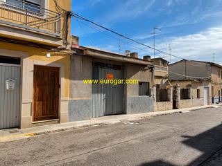 Local Comercial a Cheste. Bajo de 125m2 en venta en cheste 46380