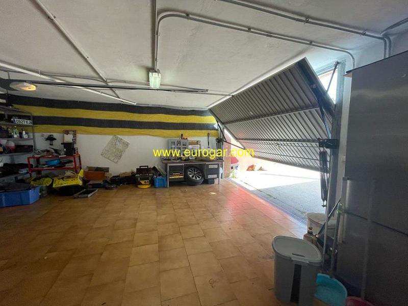 Foto 4e1641b0-4b5b-42f4-a893-4065527fb438. Casa adossada amb aparcament piscina a Godelleta