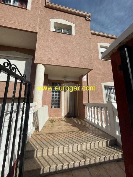 Foto 9014e24e-c487-49e3-9a3a-76f9f34b8921. Casa adossada amb aparcament piscina a Godelleta