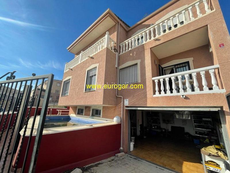 Foto 9d1f7492-f99d-4fb1-9c0e-255ebc766dbc. Casa adossada amb aparcament piscina a Godelleta