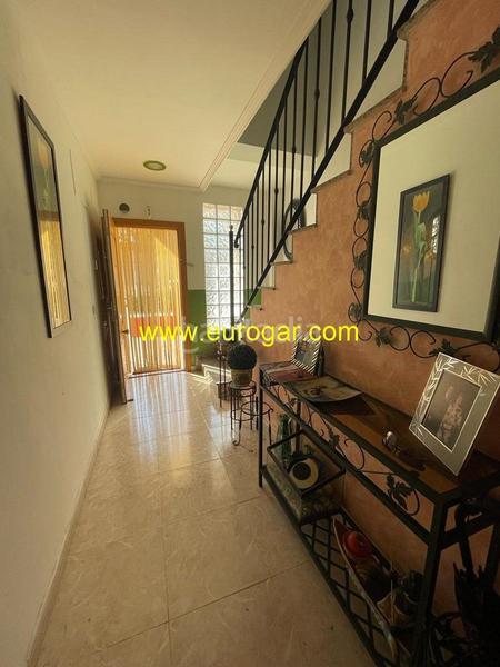 Foto e83709d4-e35d-4af1-bc18-cdc80738cc80. Casa adossada amb aparcament piscina a Godelleta