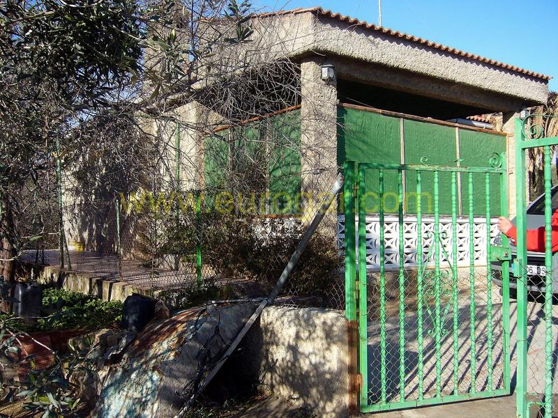 Foto dec60c62-8e3a-4886-b90d-0f7784426447. Xalet amb aparcament piscina a Godelleta