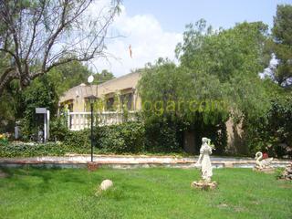 Xalet a Centro. Chalet en venta en chiva 46370
