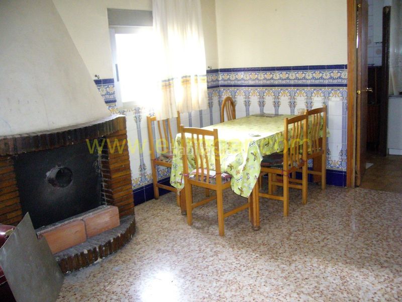 Foto 41a83330-cb28-43fd-be91-640c53b51217. Chalet con parcheggio in Turís