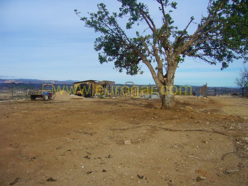 Foto aaffde00-9851-47ed-96be-edc001b0b327. Chalet con parcheggio in Turís
