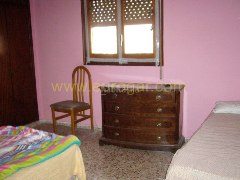 Foto f1bb1c7c-2450-472d-a3db-12a3ac942263. Chalet con parcheggio in Turís