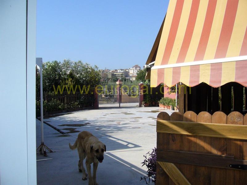 Foto 10caf0a6-7bc1-4f0b-8f2f-6bc733e68ae9. Chalet casa de madera en venta 46370 en Centro Chiva