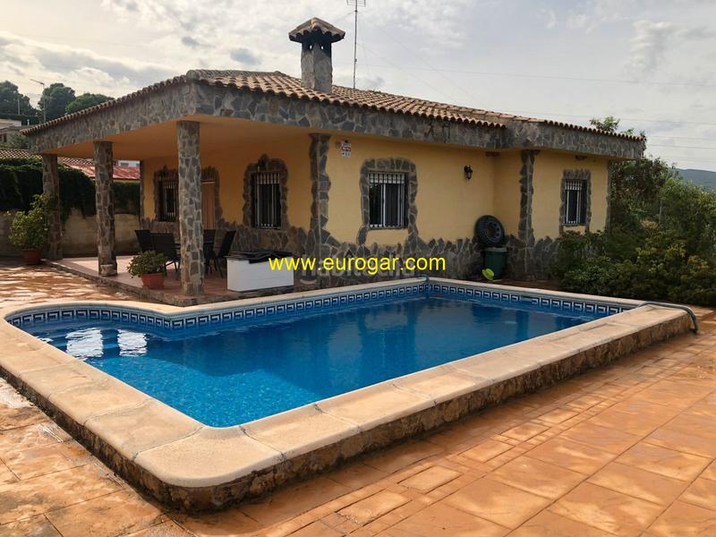 Foto c31a9979-029c-443e-ba18-9756626da409. Chalet  en venta en Las Pedrizas, 46370 en Chiva