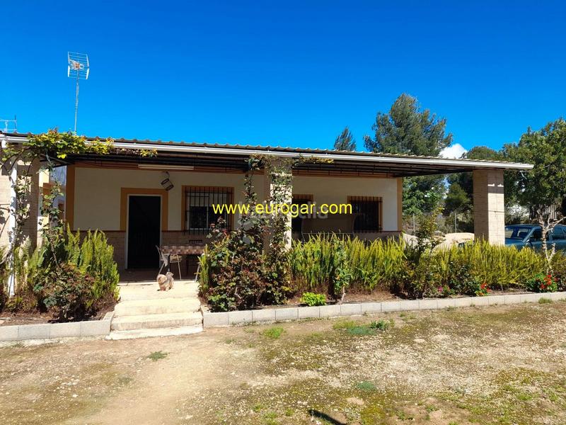 Foto f95515c1-6ecd-45f4-bcf9-6b57afac8cd9. Xalet amb calefacció a Cheste