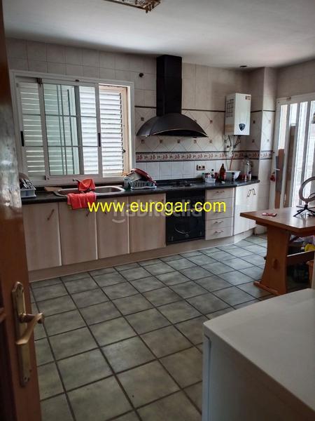 Foto f3ef5f78-87be-462d-a833-403acf214469. Xalet amb piscina a Godelleta