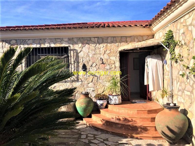 Foto 1fc1185f-3dcf-4c37-9f36-5df3db2aca90. Chalet  en venta en altury, en Turís