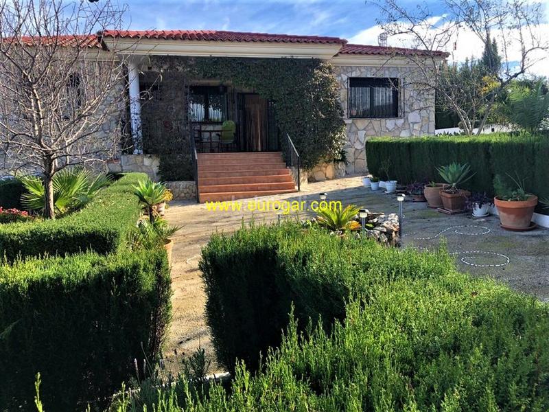 Foto a252772b-0db2-48b1-b6d0-b0d2fd0dc3d8. Chalet  en venta en altury, en Turís