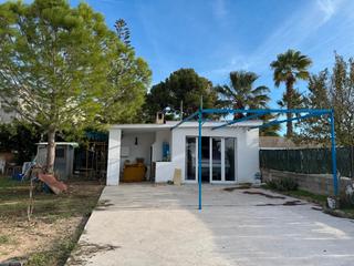 Chalet à Centro. Pequeño chalet en venta