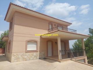 Xalet a Centro. Chalet a la venta en calicanto