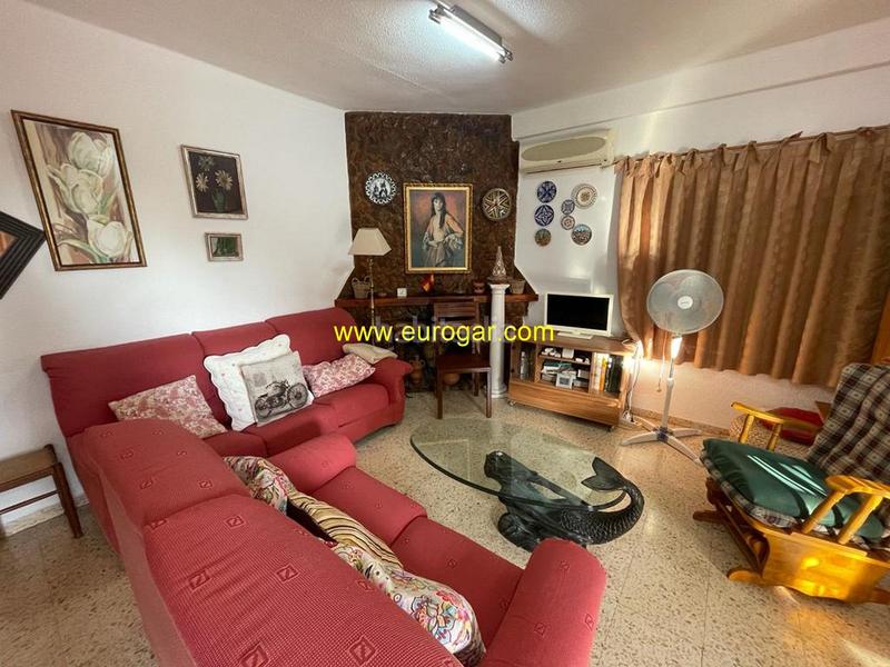 Foto 4952877a-3e1a-4f85-8708-de6577101a35. Chalet with pool in Centro Chiva