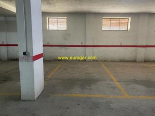 Aparcament cotxe a Centro. Garaje y trastero a la venta en chiva.