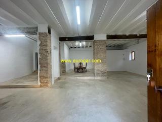 Rent Business premise in Centro. Local para oficinas en chiva.