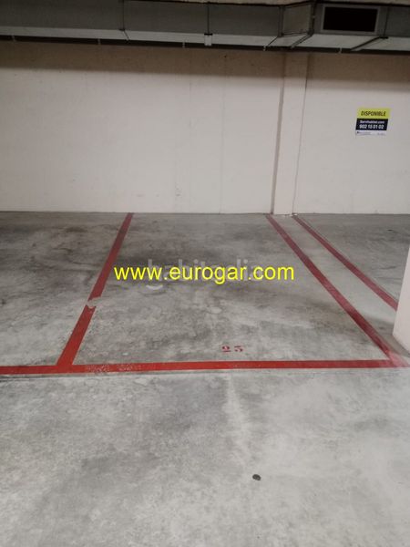 Foto 0f5e2789-294f-4e44-98f8-725361222a55. Lloguer aparcament cotxe a Centro Chiva