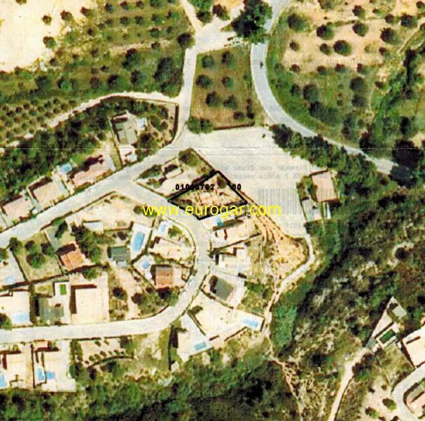 Foto cbe2b05f-3a2c-4750-a6f2-ef0e2f1ffb4c. Terrain résidentiel dans Alborache