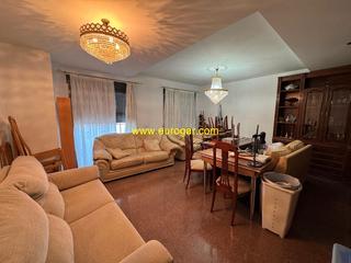 Appartement à Centro. Estupendo piso con piscina comunitaria