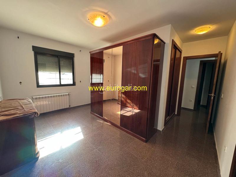Foto e450beec-0309-4f71-b40f-d47abcaf110e. Piso estupendo piso con piscina comunitaria en Centro Chiva