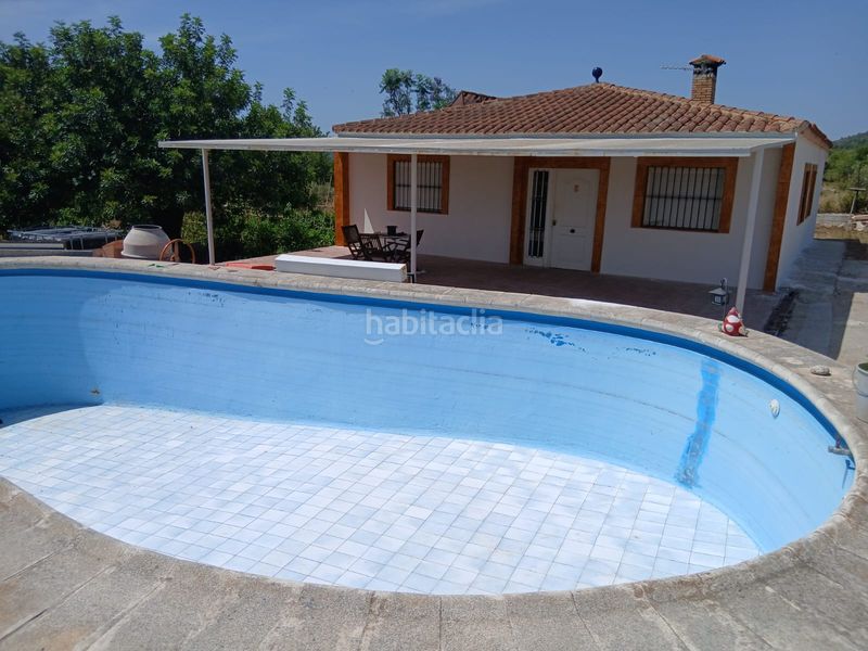 Foto 97643d05-16ba-4f66-bdee-a929511d1420. Xalet amb xemeneia aparcament piscina a Centro Chiva