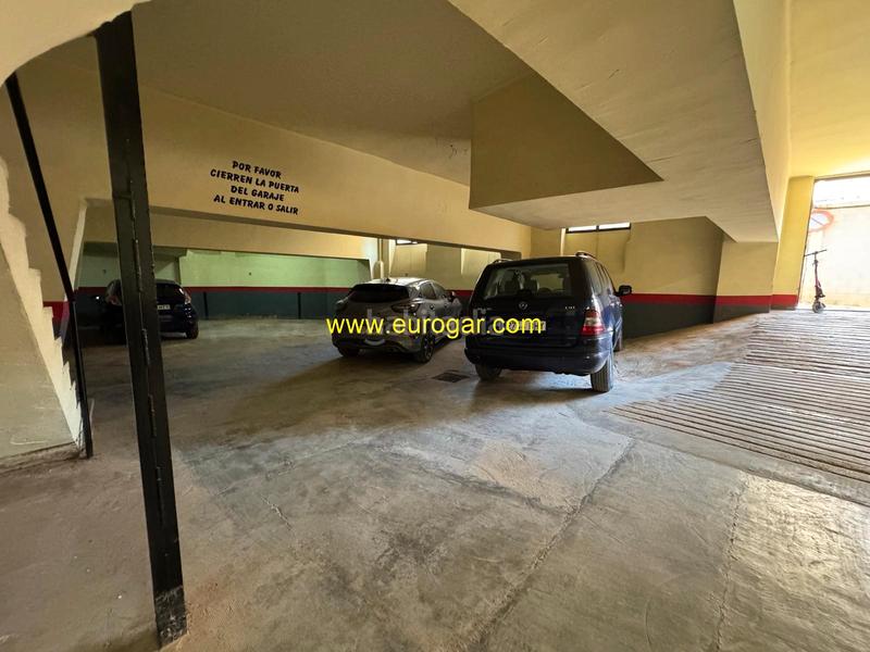 Foto 82e48dfd-92d2-433e-b293-926541ec65c9. Parking coche en Centro Chiva