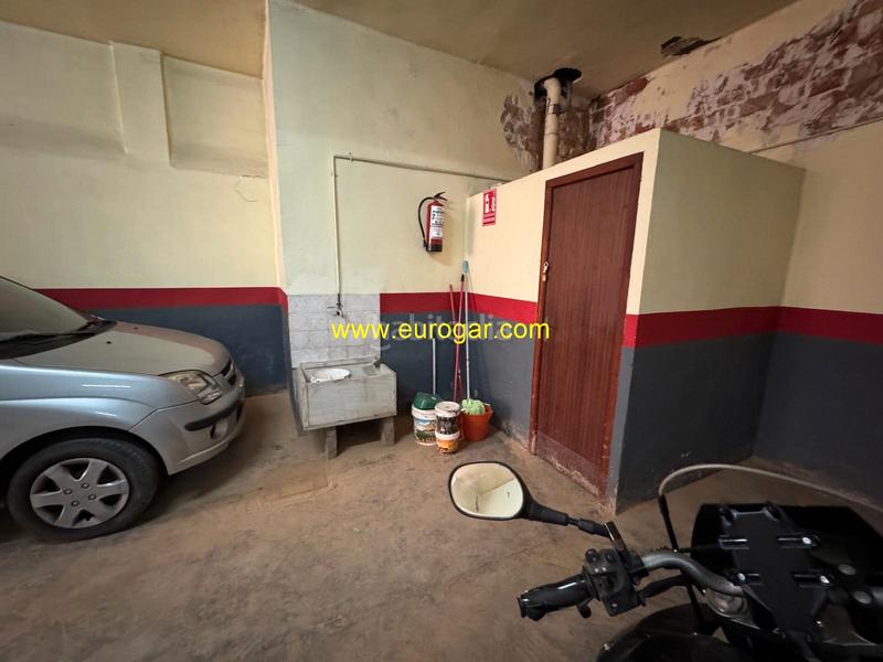 Foto 9823322c-3452-4d3b-bf44-7425c656fe54. Parking coche en Centro Chiva
