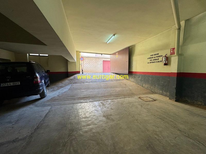 Foto 11a1ed18-db98-493d-9c91-f6bad8e959b8. Autoparkplatz in Centro Chiva