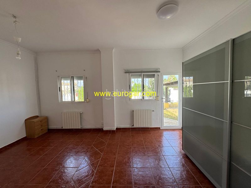 Foto 4fbea82f-5d1e-4b4f-b3e7-b895f629876d. Chalet avec parking piscine dans Vilamarxant