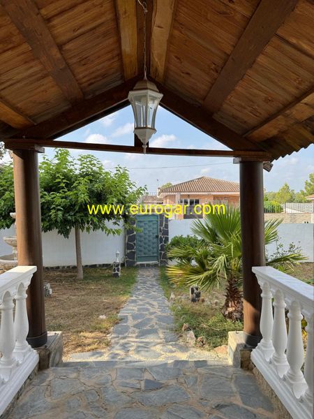 Foto 5d2292bc-d402-4aa2-a781-65e3ceedfe4a. Chalet avec parking piscine dans Vilamarxant