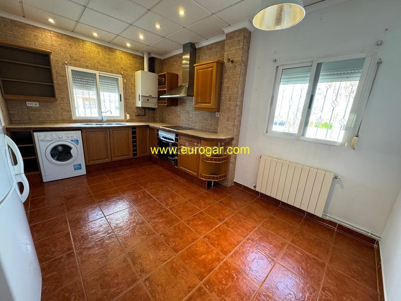 Foto b5c064f0-0a68-4b18-8a53-1093d19e81f2. Chalet avec parking piscine dans Vilamarxant