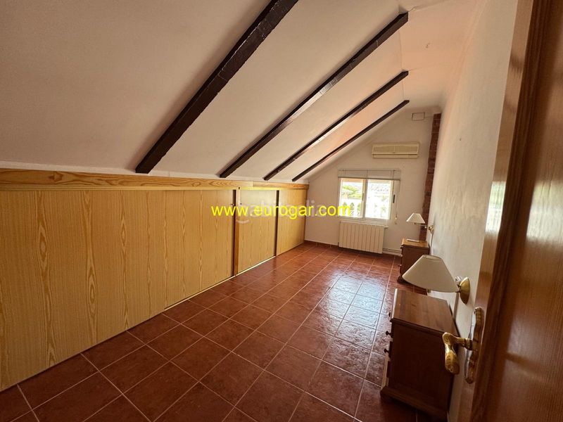 Foto c86f8a79-8496-4782-bb47-4885e72f5501. Chalet avec parking piscine dans Vilamarxant