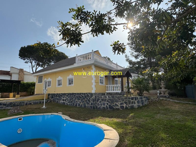 Foto f489ef13-dbb7-4b38-9ce3-b1f3f2434bf0. Chalet avec parking piscine dans Vilamarxant