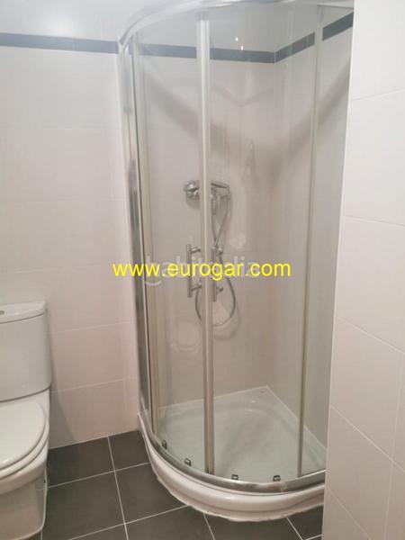 Foto 12b6a2f8-6f2f-4e57-b0f1-17256ad0fc61. Àtic amb aparcament a Centro Chiva