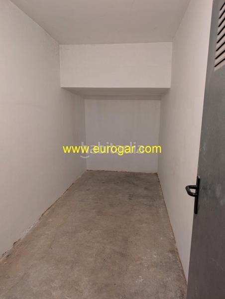 Foto 24ad1faa-69ce-4491-98d1-c8e010baf7e8. Àtic amb aparcament a Centro Chiva