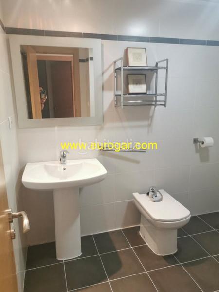 Foto f5d02c5b-057b-4706-83d8-2a9a658db6dd. Àtic amb aparcament a Centro Chiva