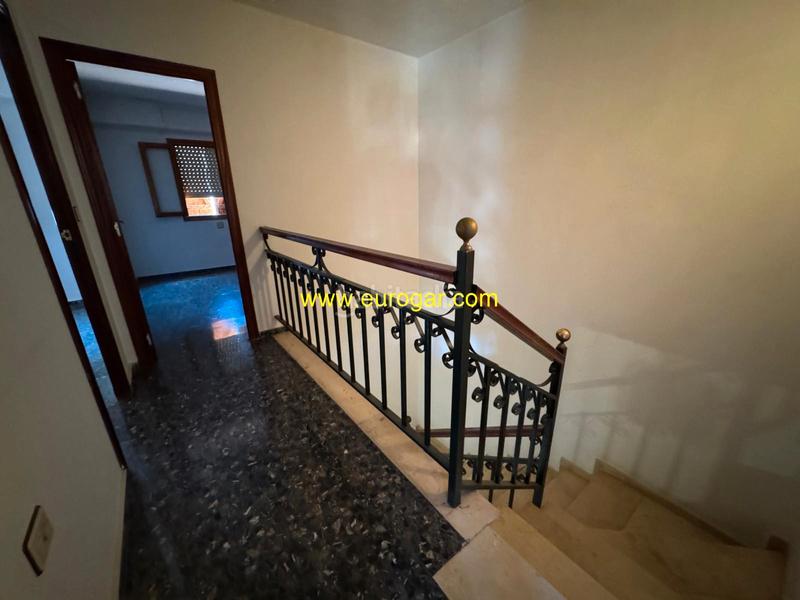 Foto dc94ca78-b12a-4179-a691-79aec6c27487. Casa amb xemeneia a Centro Chiva