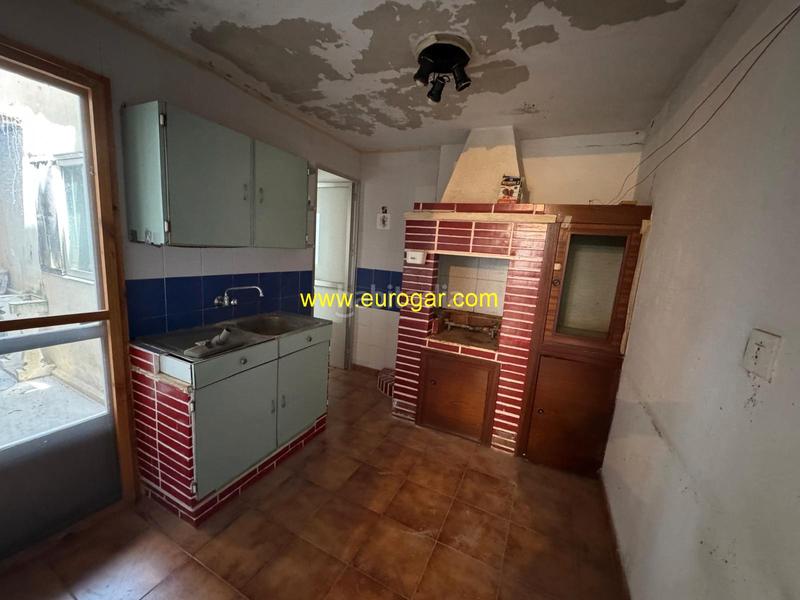 Foto f935c06f-905b-40df-a1f4-a68b6feb42aa. Casa amb xemeneia a Centro Chiva