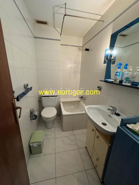 Foto fb7b8dcd-c494-4ad3-a6b1-e8e09f2c0209. Casa amb xemeneia a Centro Chiva